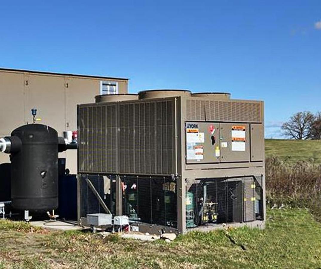 New 2025 YORK 60 ton Coated Coils Air Cooled Chiller YLAA-0058HJ17PC R-454B 208V In-Stock