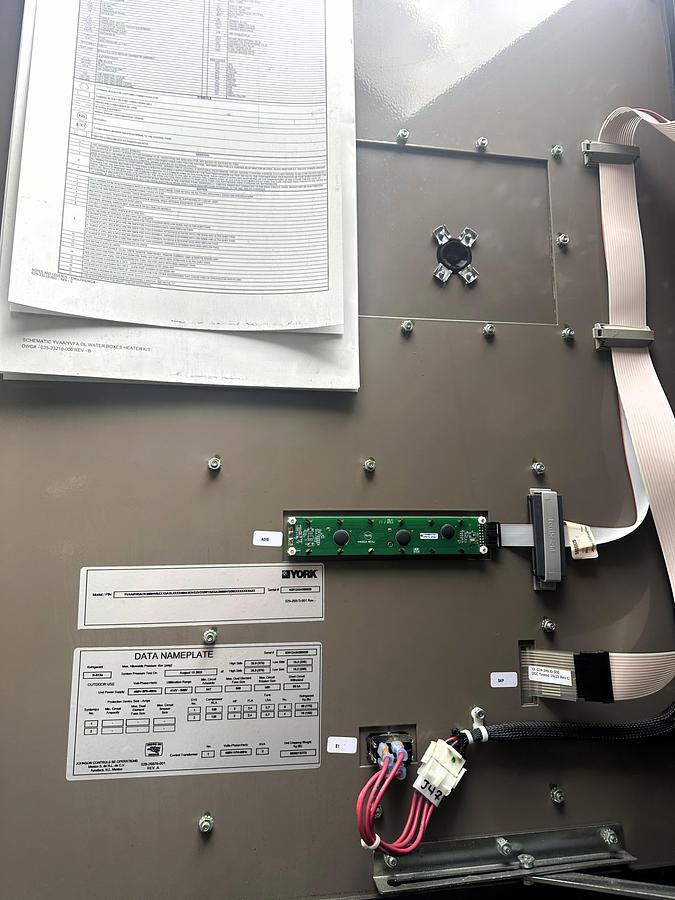 Used 2024 York / Johnson Controls YVAA-0183 Screw Chiller – VERY LOW HOURS