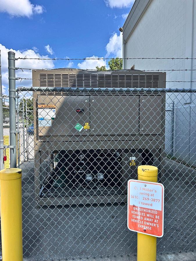 Used 2024 York / Johnson Controls YCAA-0100 100 ton chiller, 0 HOURS, NEVER USED