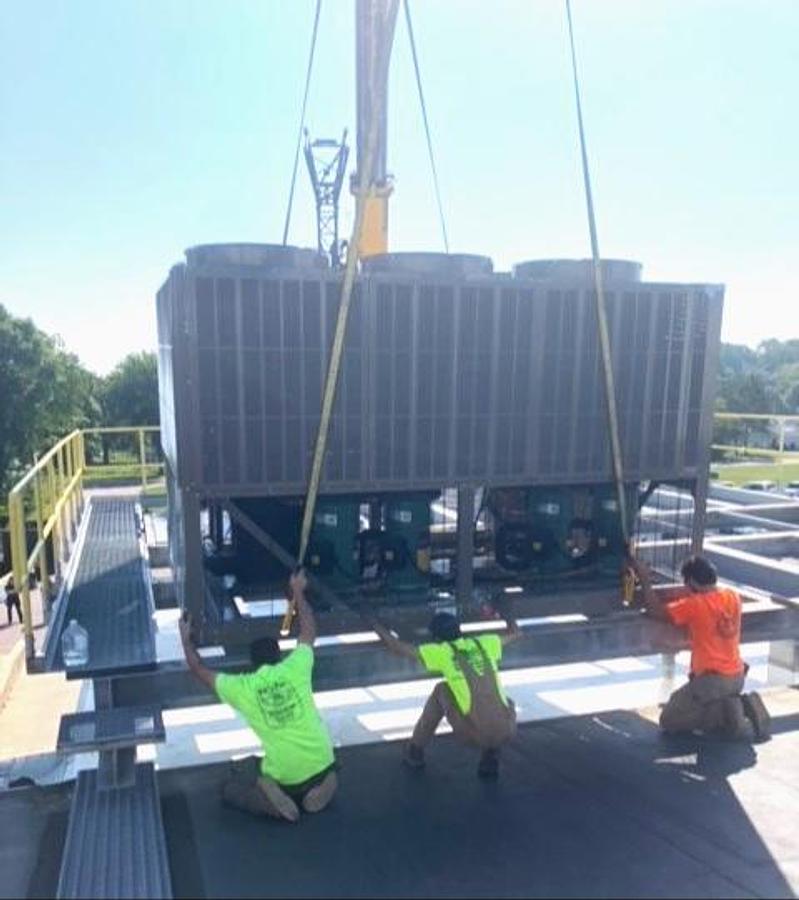 New 2024 York 120 ton Chiller 460v YLAA-0120SJ46VSD Available 9/30/24 R454b