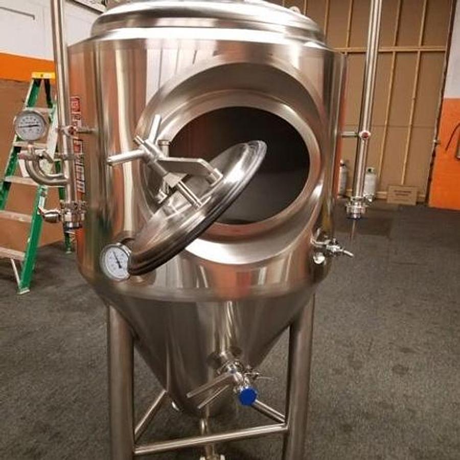3.5 BBL Stainless Insulated & Jacketed Fermenter / Unitank 277 In-Stock