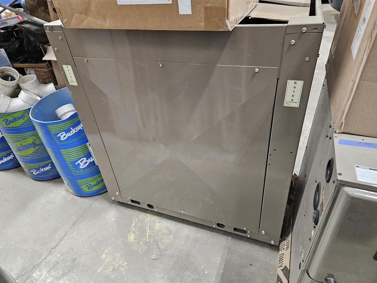 Used 2022 York JCI YCAL-0022 20 ton Air Cooled Chiller – 208 volt – r410a, pre-owned
