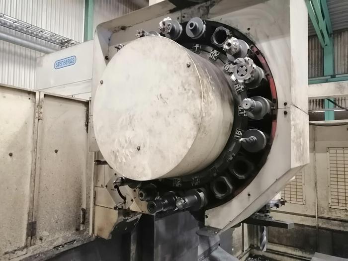 Used Okuma MC60VAE, från 1997, Kraftfull vertikal fleroperationsmaskin