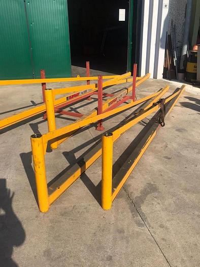 Usato GRU A BANDIERA ELEPHANT