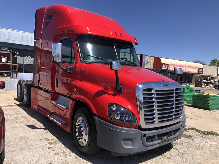 Used 2015 Freightliner Cascadia