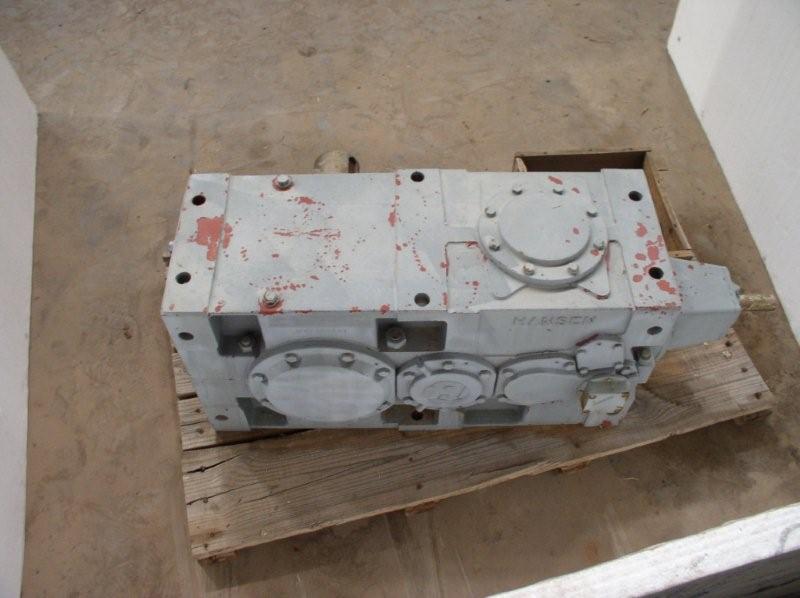 Used 105 HP @ 1,750 RPM 90:1 HANSEN Model RDF44-BNN-90 Right Angle Power Transmission Gear Reducer; S/N 071811 (Never USED)
