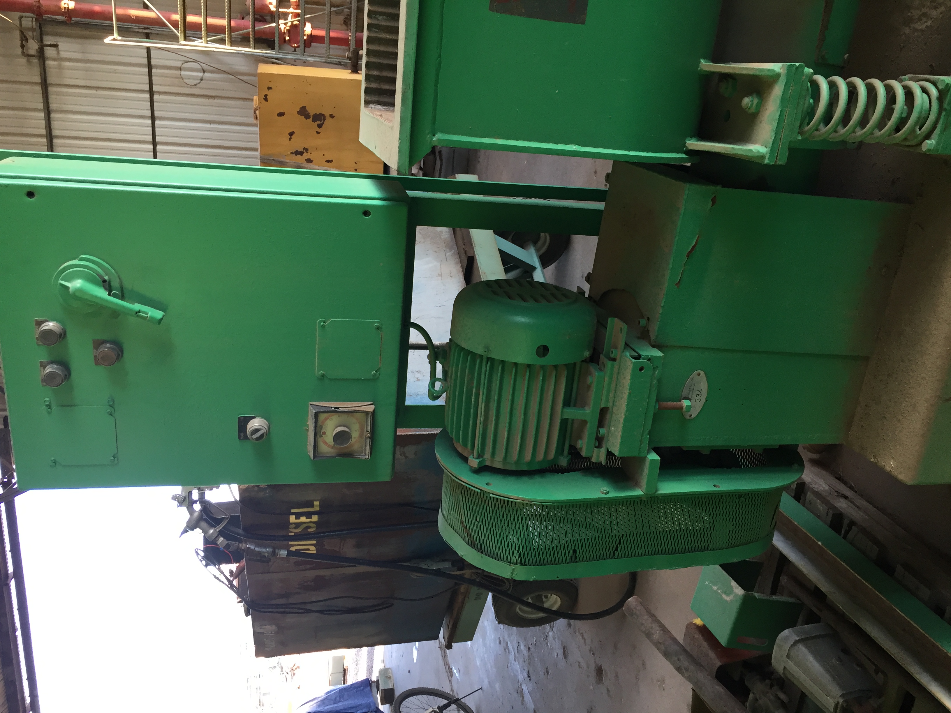 Used Ultramatic Vibratory Finisher