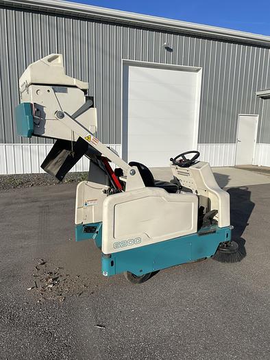 Used Tennant 6200 Used Rider Sweeper