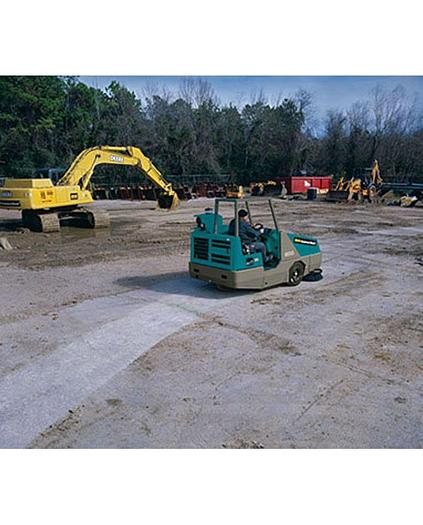 Tennant 800 Industrial Rider Sweeper