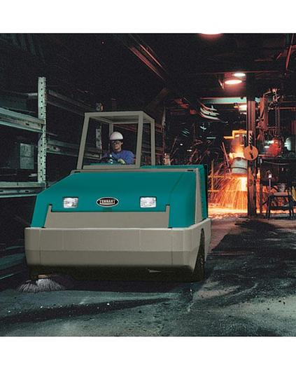 Tennant 800 Industrial Rider Sweeper