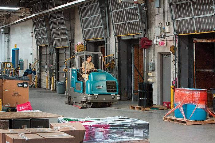 Tennant M20 Rider Sweeper-Scrubber