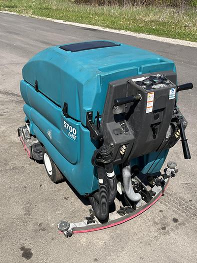 Used Tennant 5700 Used Walk Behind Floor Scrubber