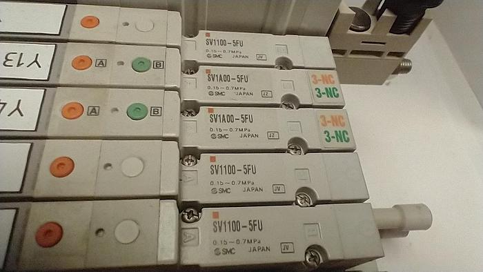 Used SMC SV1A00-5FU - SV1100-5FU Solenoid Valves with air Manifold GH201