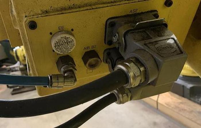 Used FANUC R2000iA/125L 6 AXIS CNC ROBOTS WITH RJ3iB CONTROLLERS