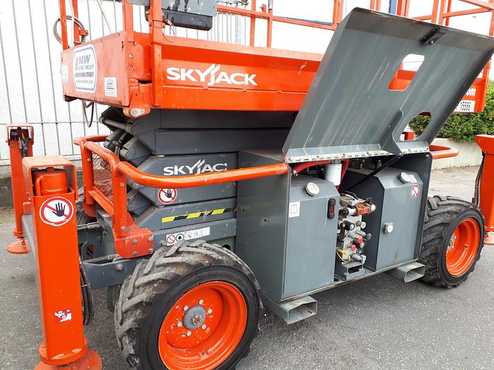 Used Skyjack SJ-6832RT