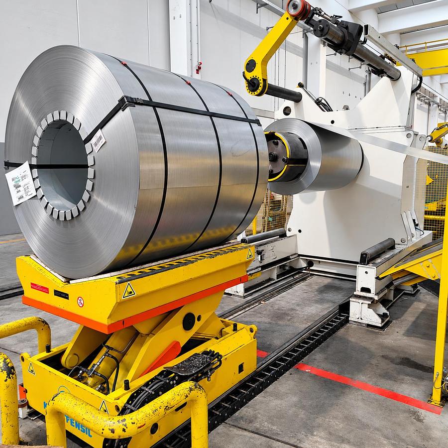 Usato SCHULER 600 Ton Mechanical Press 4500 x 2250 mm  + MILLUTENSIL Coil Line