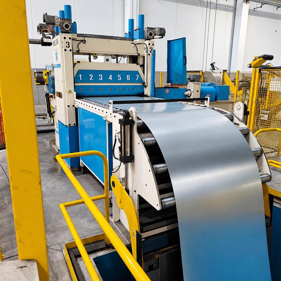 Usato SCHULER 600 Ton Mechanical Press 4500 x 2250 mm  + MILLUTENSIL Coil Line