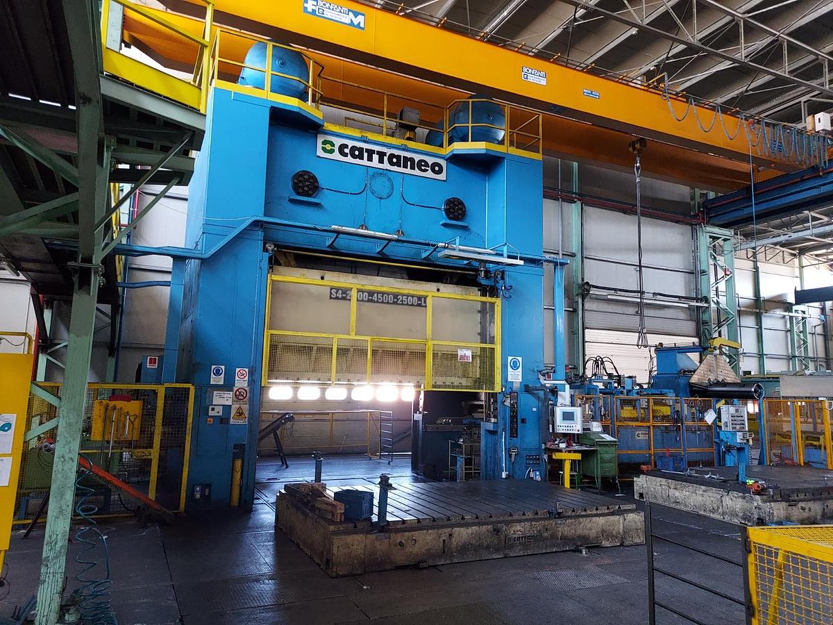 Usato CATTANEO 2000 Ton Link Drive Press 4500 x 2500 mm - with cushion