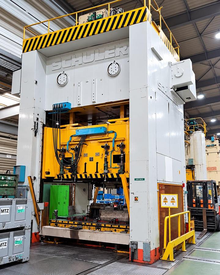 Usato SCHULER 600 Ton Mechanical Press – 3350 x 2130 mm - with cushion