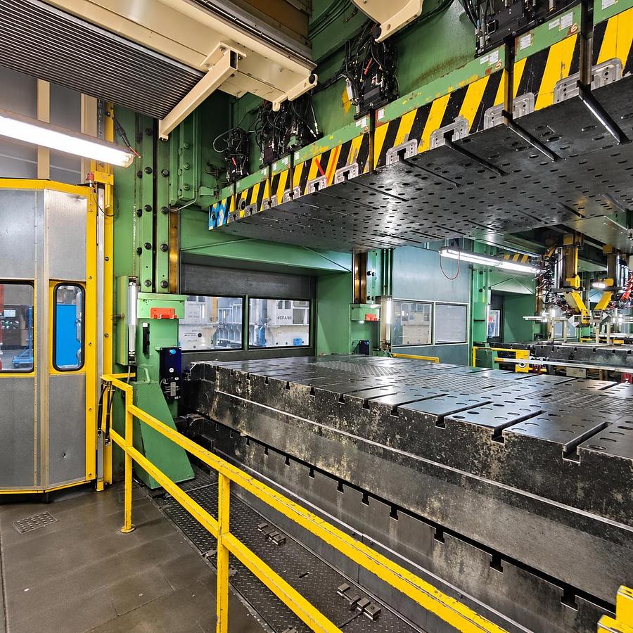 Usato x5 WEINGARTEN 1000 Ton Link Drive Press – 4600 x 2200 mm - EX BMW