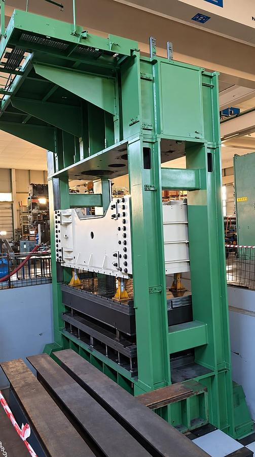 Ricondizionato LOIRE 2000 Ton Hydraulic Press – 4000 x 1900 mm
