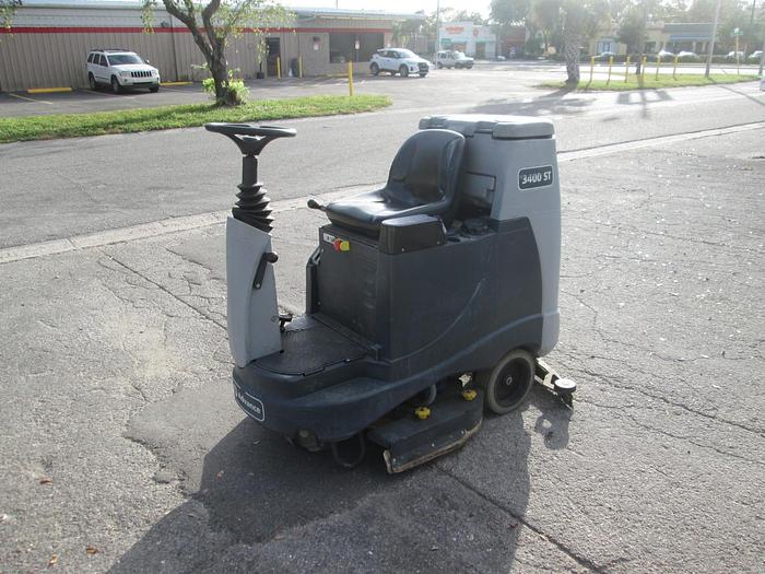 Used 2016 Advance Advenger 3400D ST Floor Scrubber