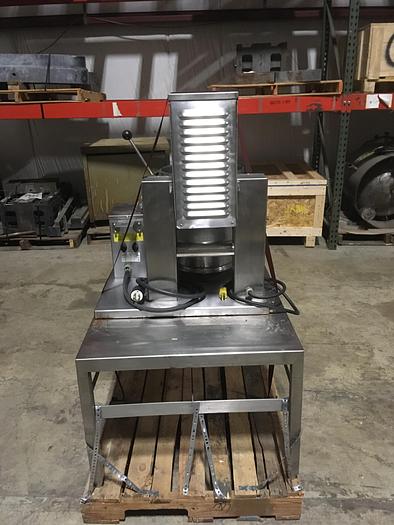 Used GROEN TDB/7-20 ELEC. TILTING STEAM KETTLE LAB MIXER TWIN AGITATION CAPABLE on STAINLESS STEEL STAND w/ PULL OUT PERFORATED POURING SHELF !