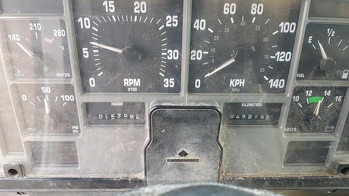 Used 2000 INTERNATIONAL-IHC 4900 Series Tandem Axle Deck Truck