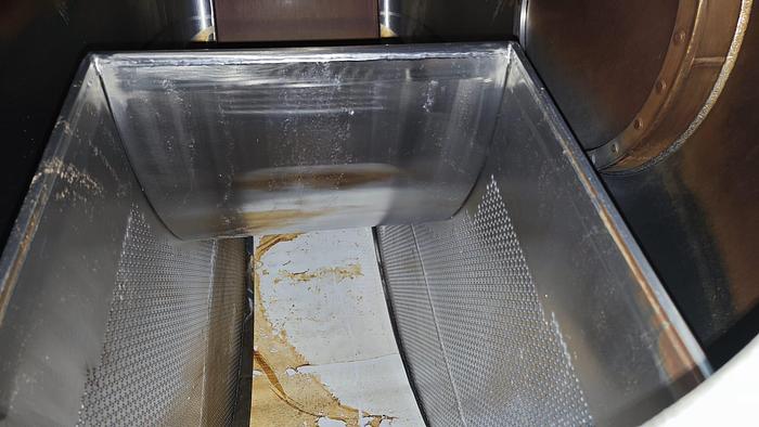 Interior of Dyeing Vessel with Single Rope