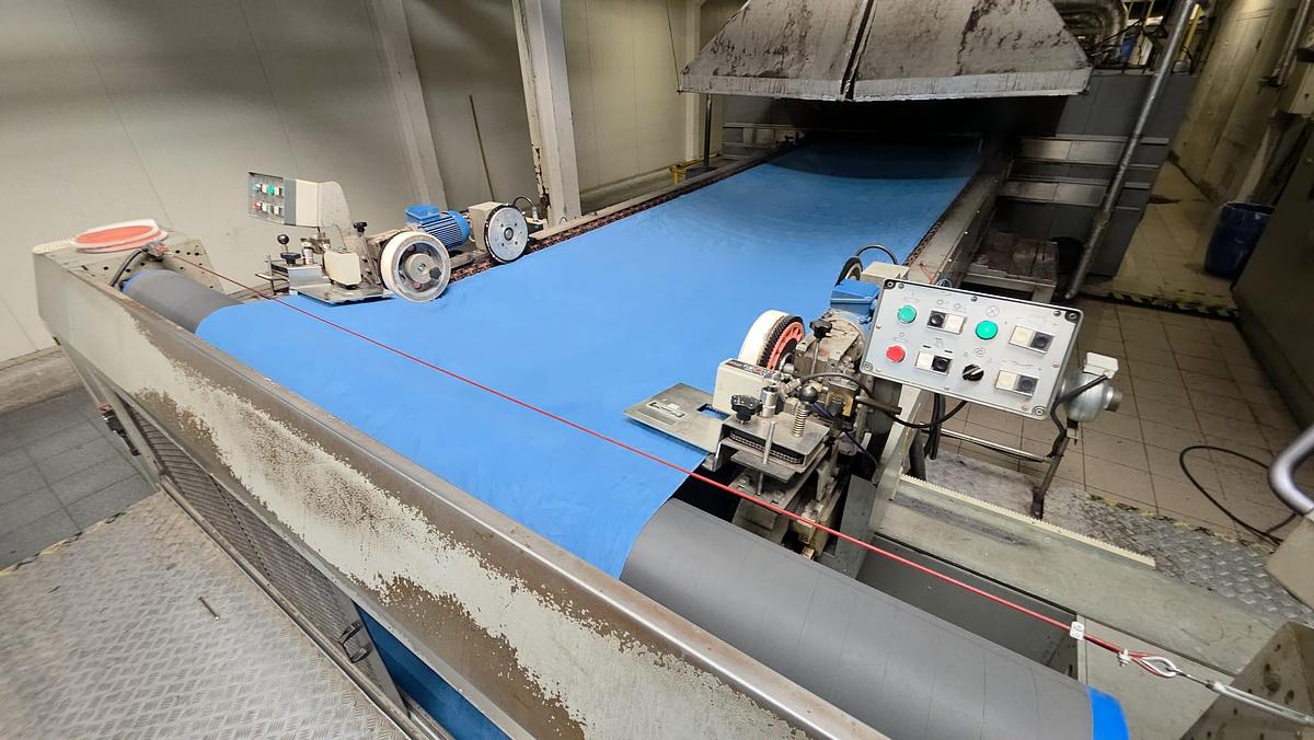 Used UNITECH Stenter, year 2007, working width 2200 mm, 6 chambers, gas heating