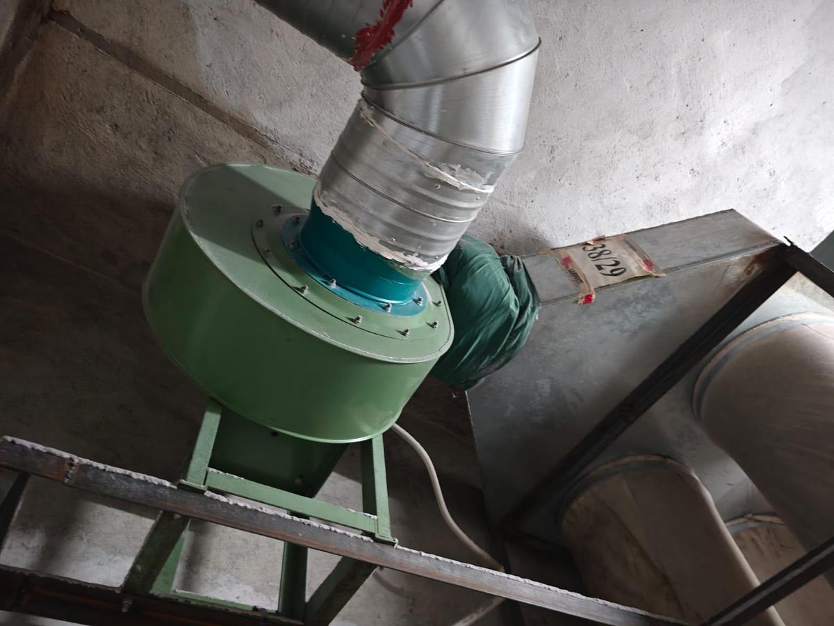 Used LAMPERTI Shearing Machine - Year 1997, working width 2200 mm