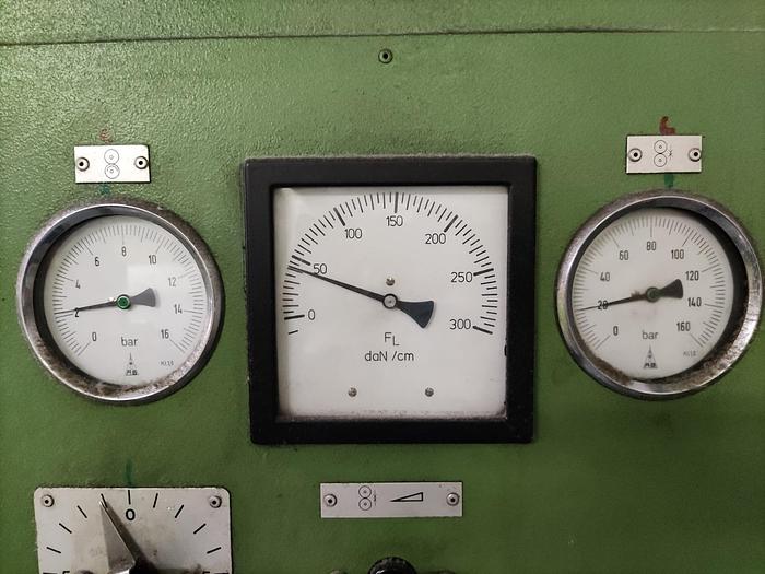 Side view of the KUSTERS Calender – Left side view showing overall structure.