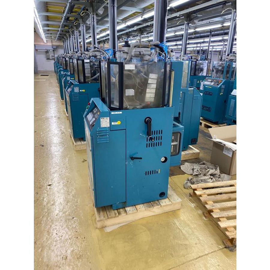 Used LONATI 411P7 Knitting Machine