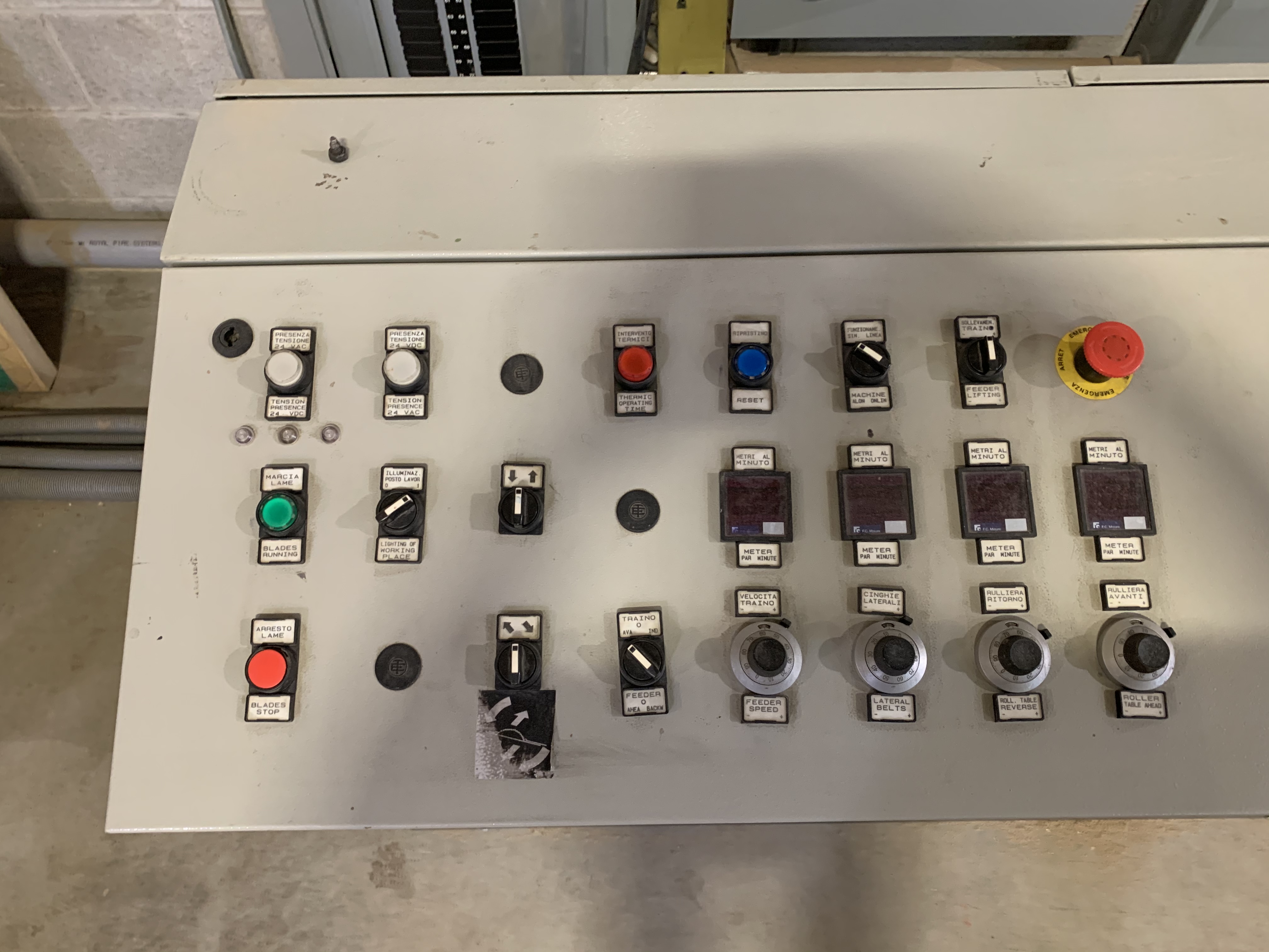 Used 2002 Nardello SC 1800 S P Straight Line Rip Saw (w/ Return Con...