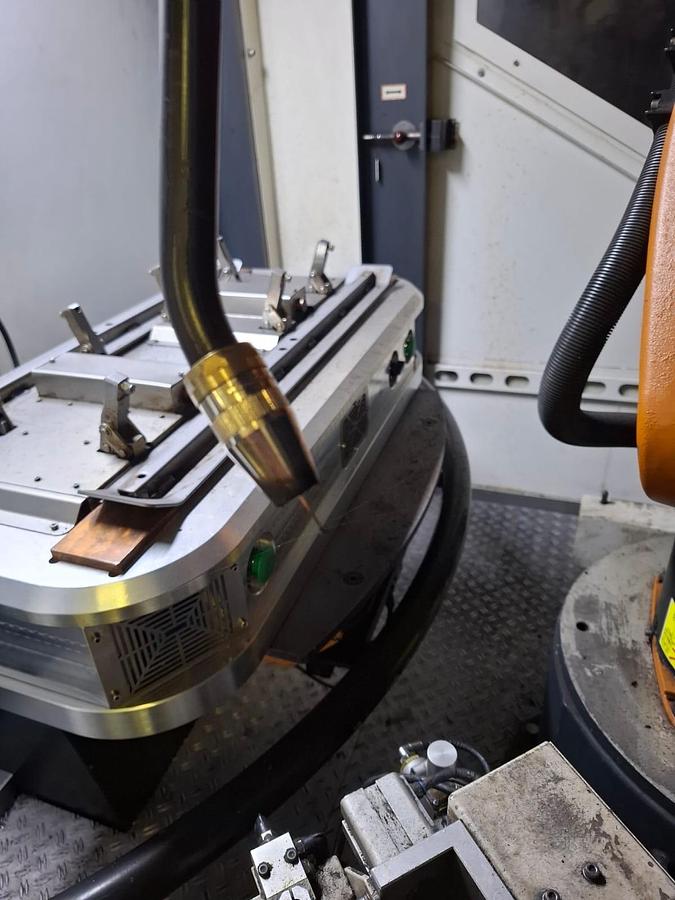 Used 2014 KUKA Flexible Cube Welding Robot