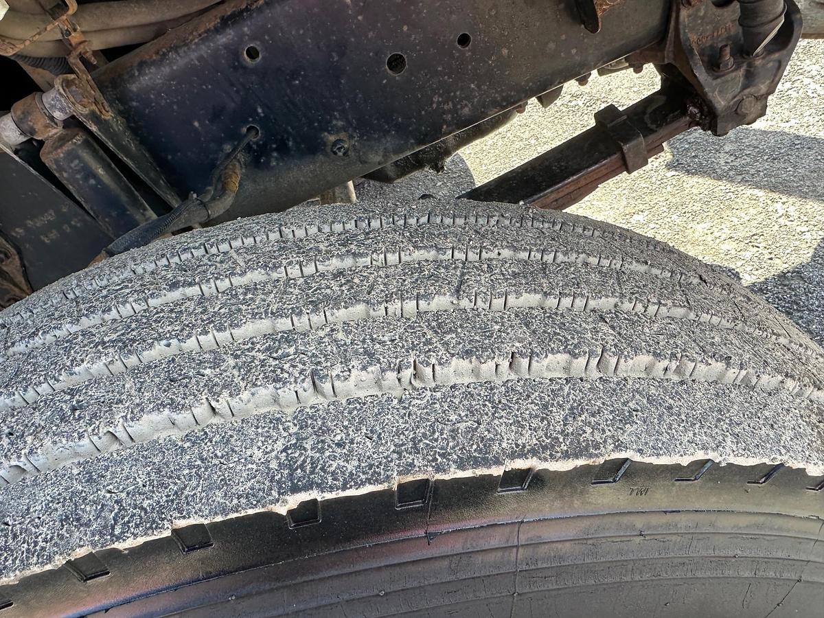 Used 2002 Freight FL80