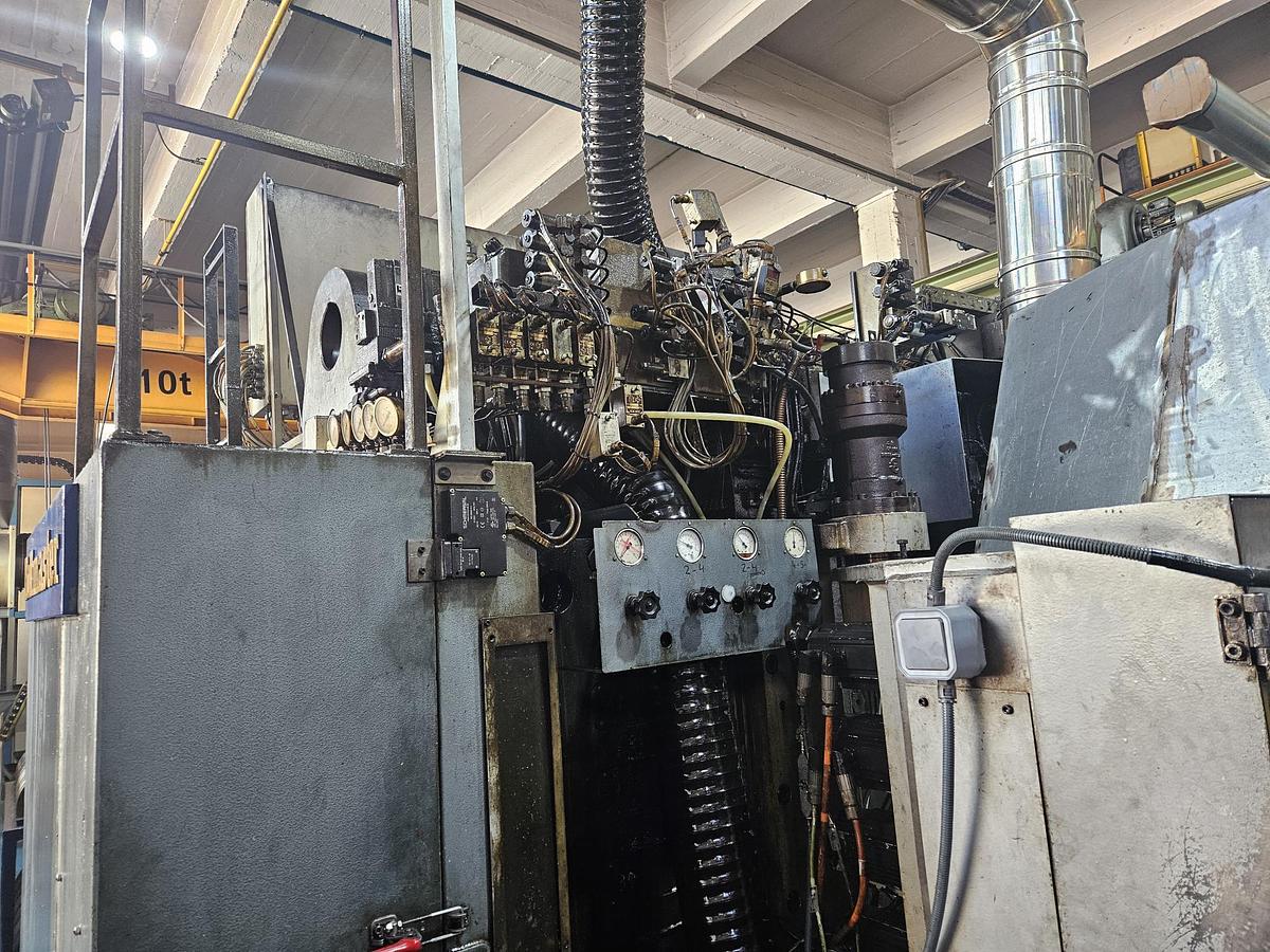 Used 1977 Peltzer & Ehlers GB-30/5 Stamping Machine