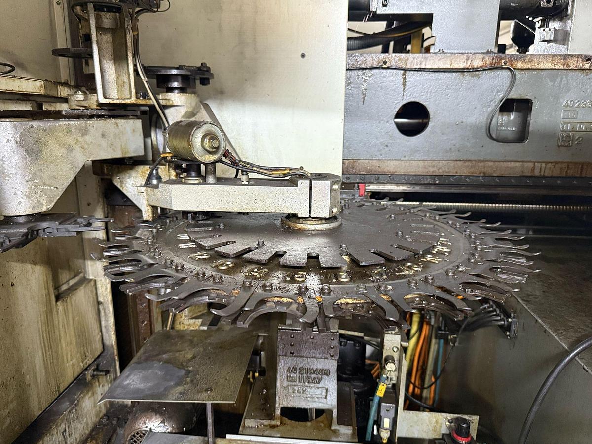 Used 2002 Deckel Maho DMU 80 T