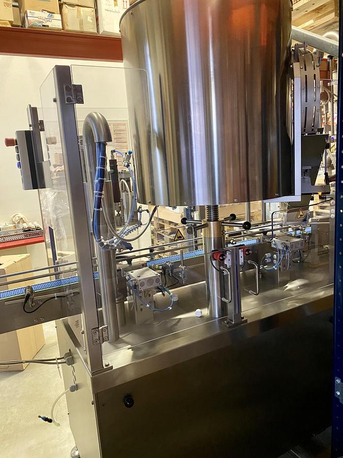 2025  LOWA GmbH Abfüll- und Verschließsysteme  Capping Machine  WK12-17