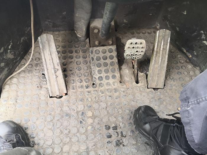 Used 1996 Atlas AR 72 E