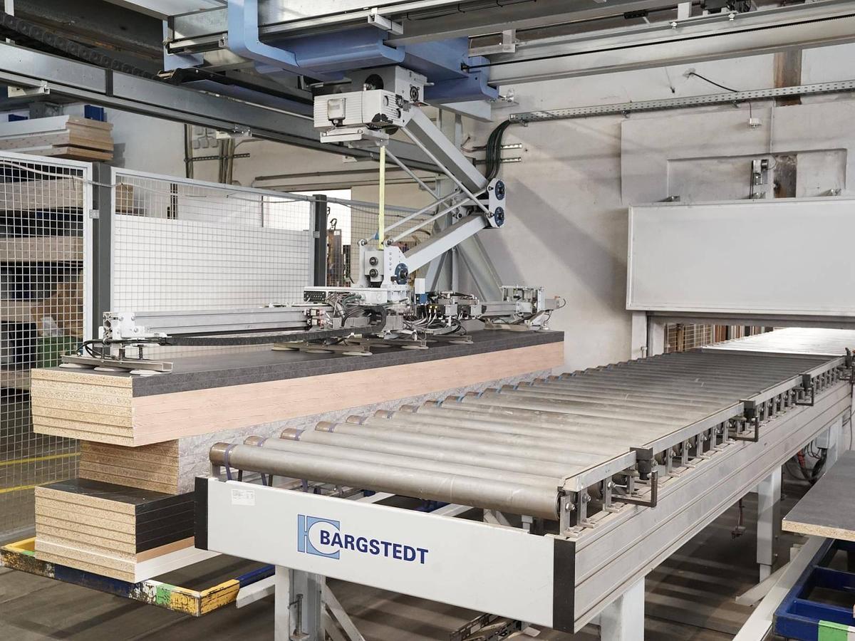 Used 2011 Homag HQP Crosscut Saw with Deep-cut Saw