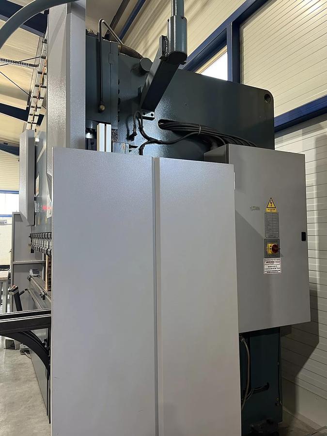 Used 2013 DURMA HESSE AD-R 30175 Press Brake