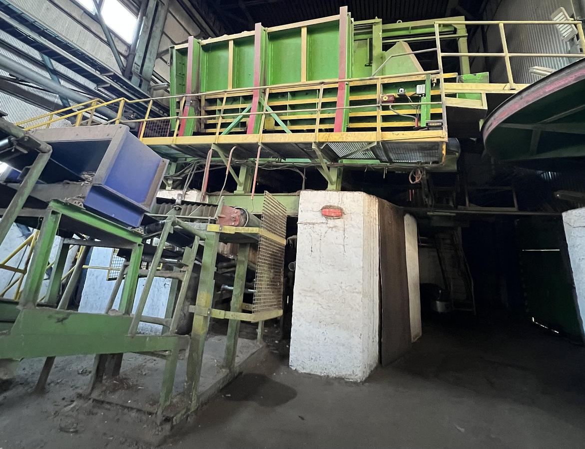 Used Bezner wood chip production line