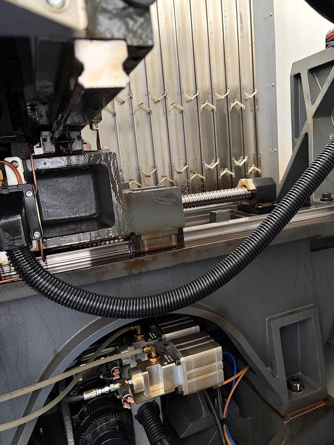 Used 2019 HAAS UMC 500 5-Axis Milling Machine
