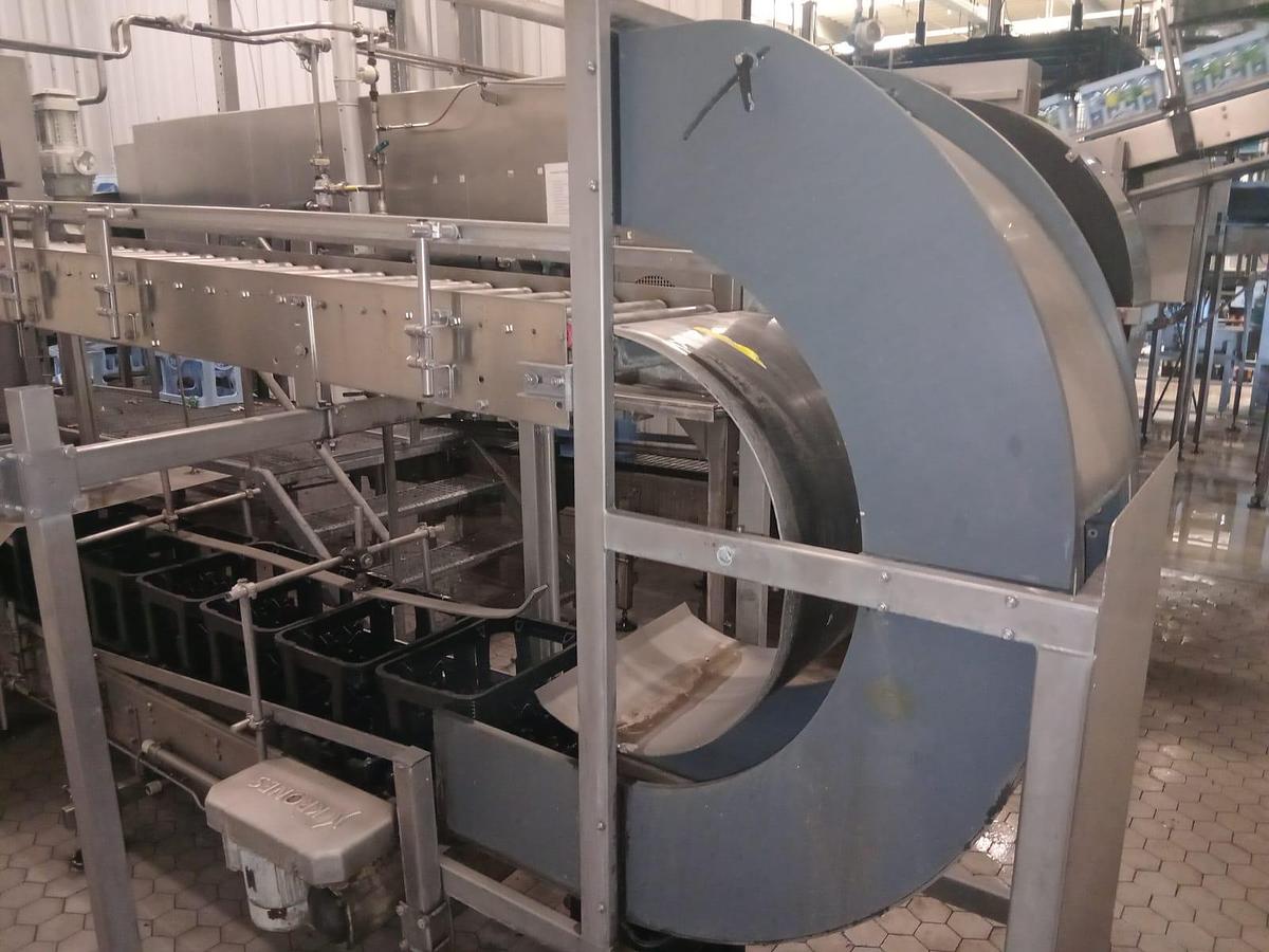 Used 2000 Krones Zierk PET crate washing system