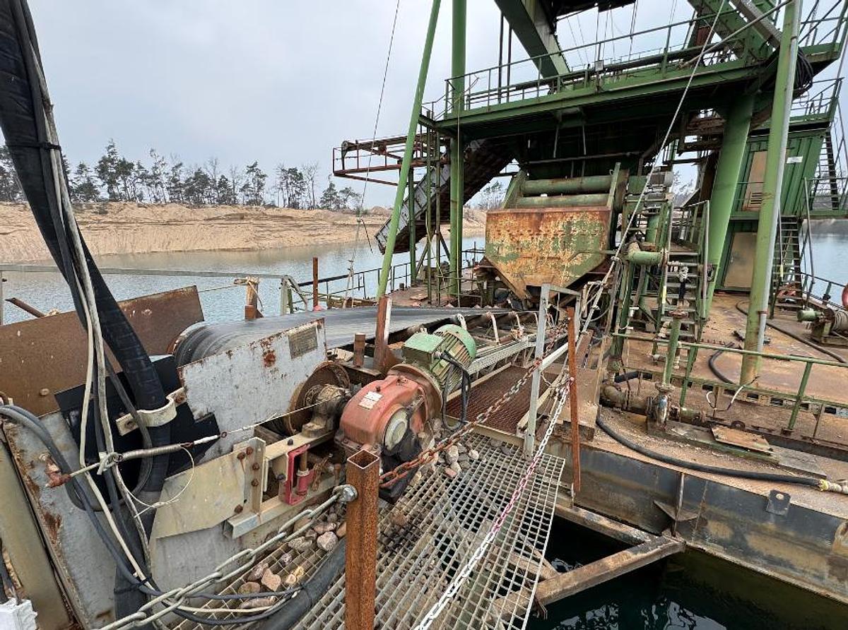 Used - Used Extraction Equipment Package – Dredger, Floating Conveyor System & Hopper Barge