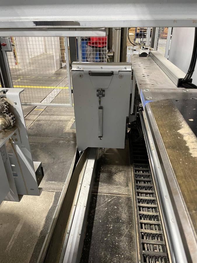 Used 2011 Homag HQP Crosscut Saw with Deep-cut Saw
