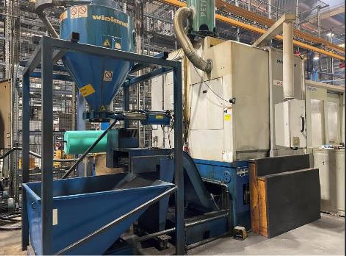 Used 2006 Doosan Puma V550M Including Handling Robot