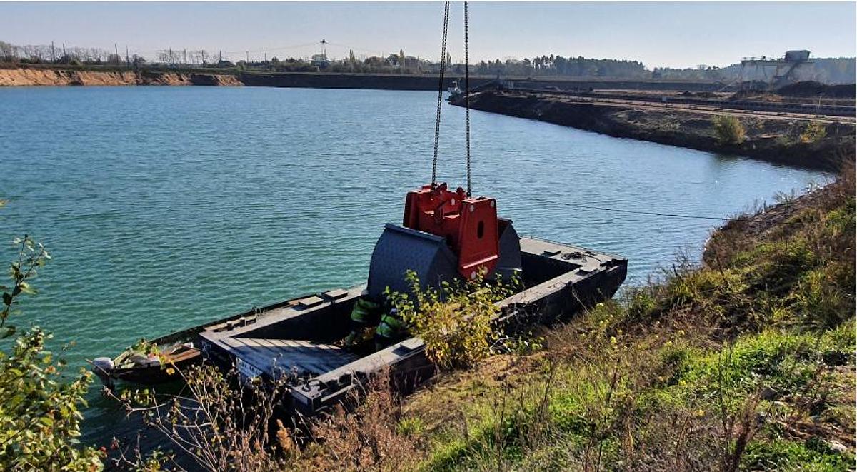 Used - Used Extraction Equipment Package – Dredger, Floating Conveyor System & Hopper Barge