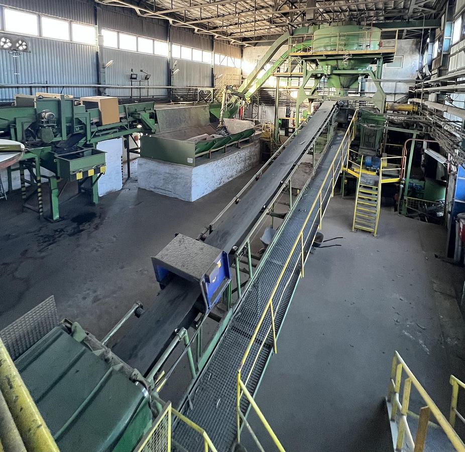 Used Bezner wood chip production line